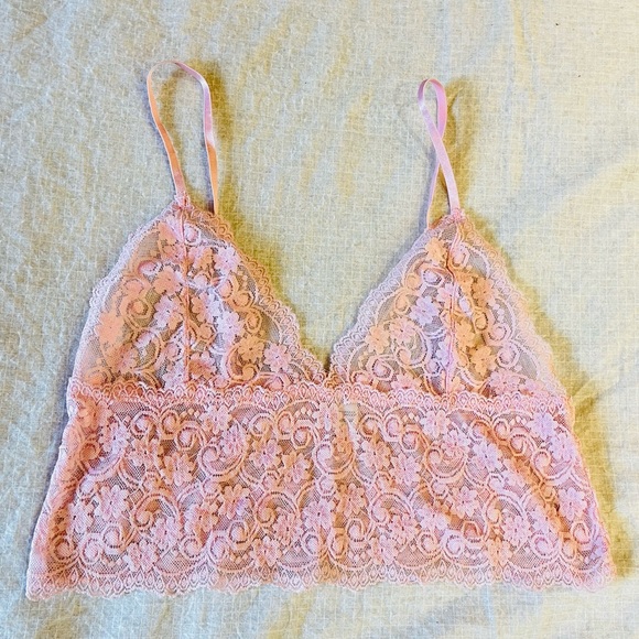Pink lace bralette - Picture 2 of 5